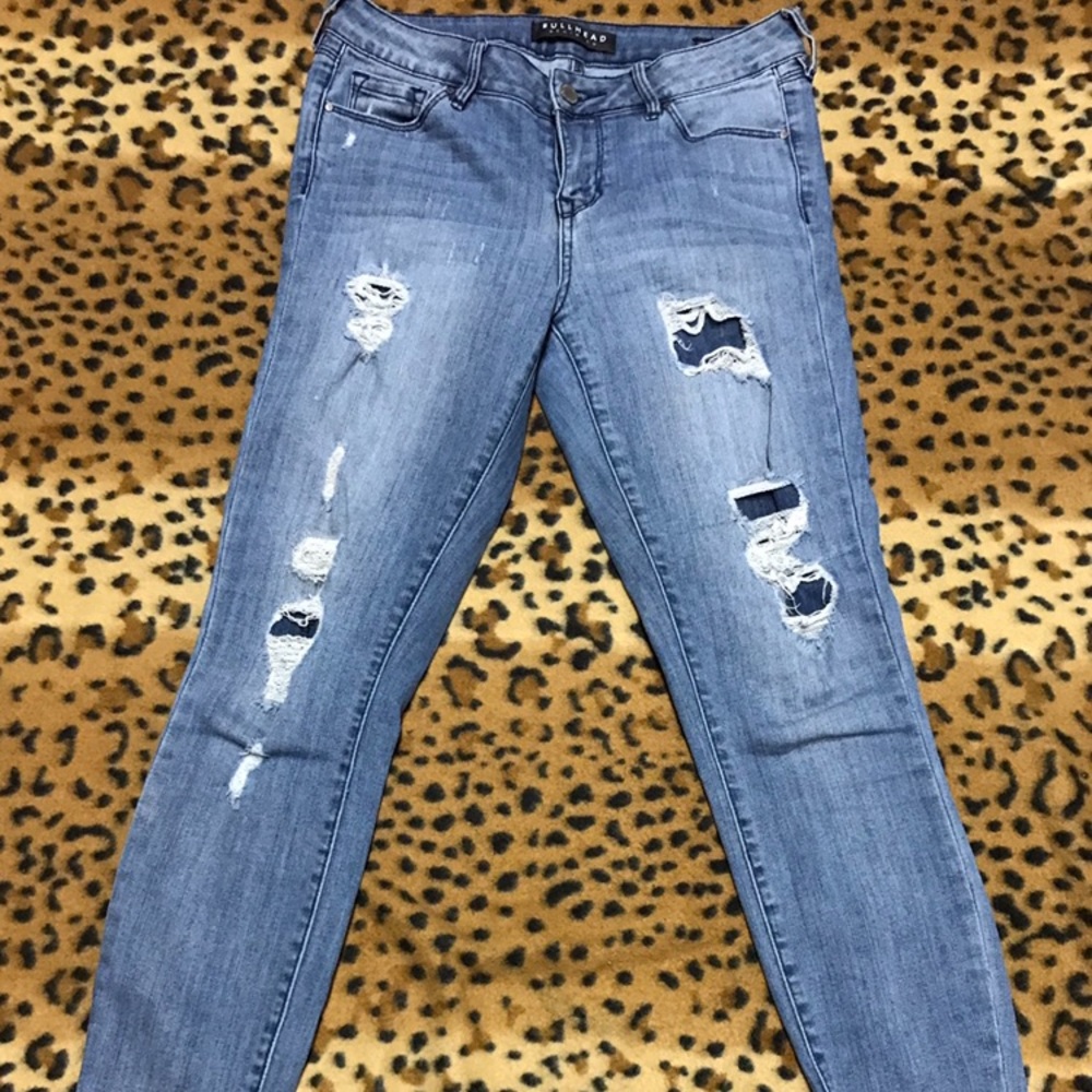 Bullhead distressed Skinny Jeans